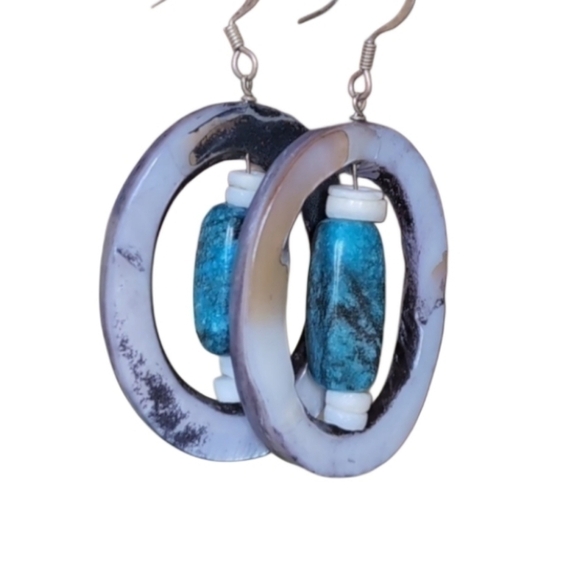 ✨ Shell & Stone Gray, Turquoise & White Drop Earrings – Stylish & Unique 💎 - Picture 3 of 4
